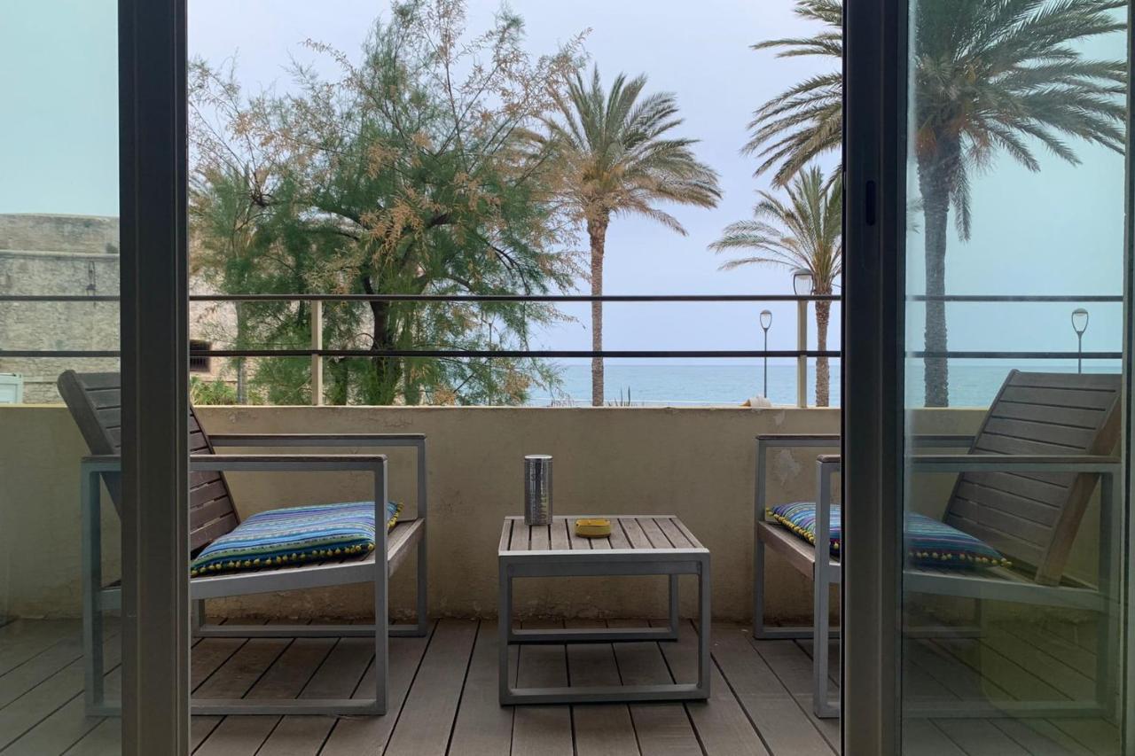 Fully Equipped Beachfront Studio In The Heart Of The City Center Bd Leclerc Антиб Екстериор снимка
