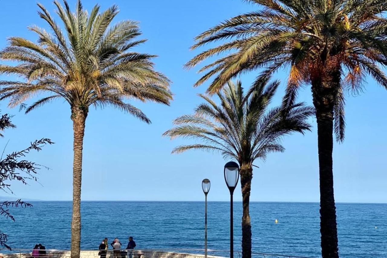Fully Equipped Beachfront Studio In The Heart Of The City Center Bd Leclerc Антиб Екстериор снимка