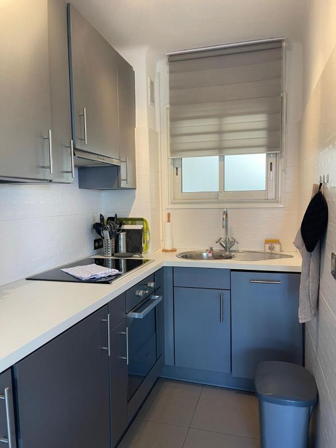 Fully Equipped Beachfront Studio In The Heart Of The City Center Bd Leclerc Антиб Екстериор снимка