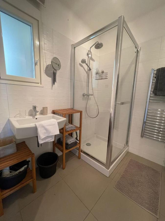 Fully Equipped Beachfront Studio In The Heart Of The City Center Bd Leclerc Антиб Екстериор снимка